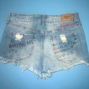 Zco Jean Shorts Embroidered  7 Premium Dream Be Who You Are Lady Gaga Jean Rip